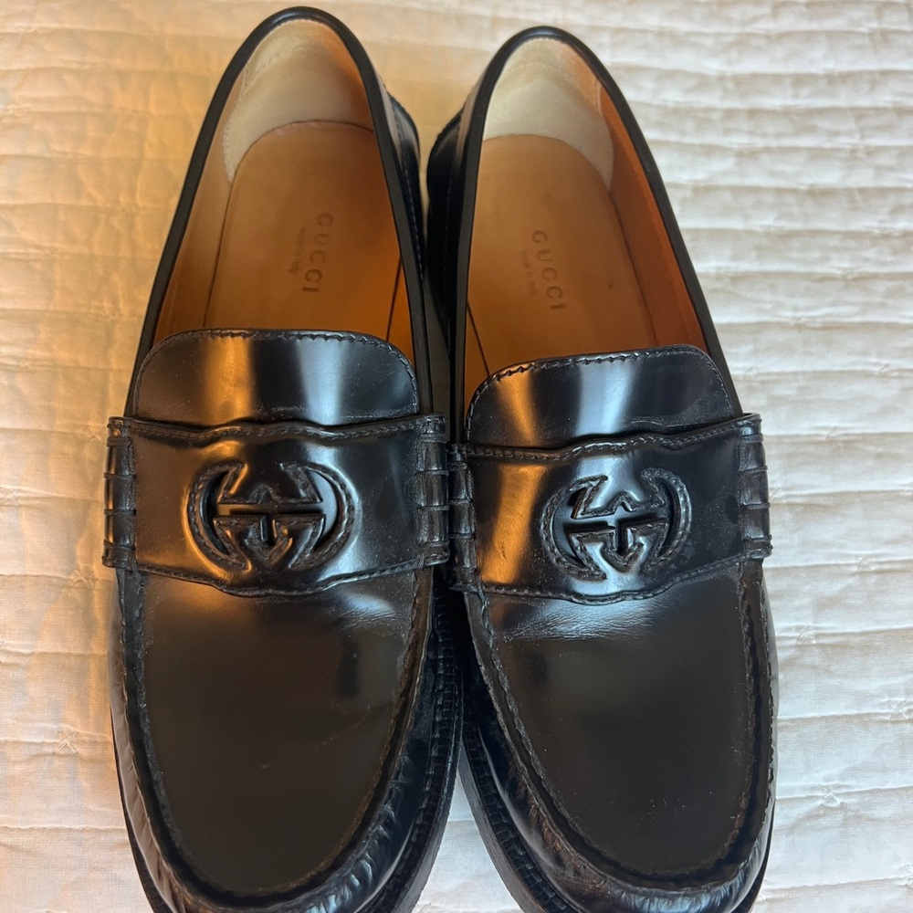 Gucci Glossy Black Leather Slip-On Loafers